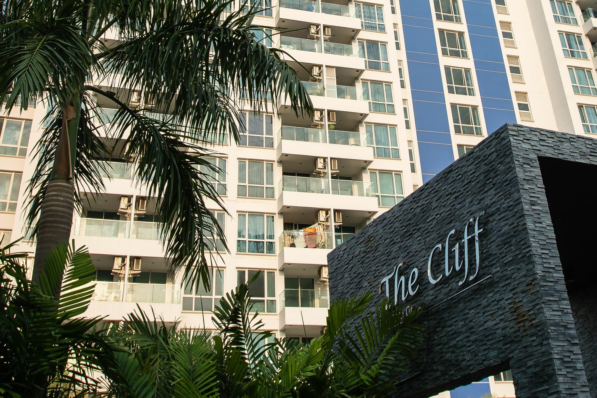 The Cliff Condominium Pattaya Exterior foto